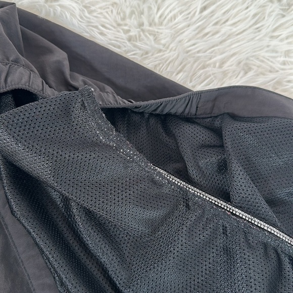 L.L. Bean Vintage Black Mesh Lined Swim Shorts - Picture 10 of 11